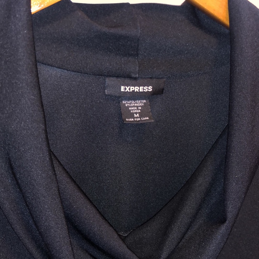 EXPRESS Sz M Short Black Top Women’s Cowl Neck 3/4 Sleeves Gorgeous On!
